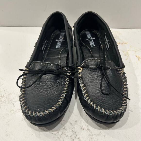 Minnetonka Black Leather Moccasin Loafers Women’s Size 8 - Picture 1 of 7